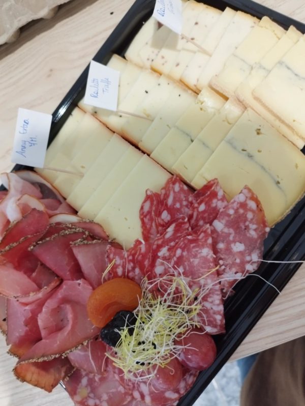 Plateau raclette-charcuterie (min 4 personnes)