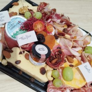 Plateau fromage-charcuterie en repas (min 4 personnes)