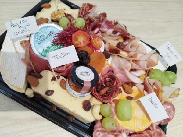 Plateau fromage-charcuterie en repas (min 4 personnes)