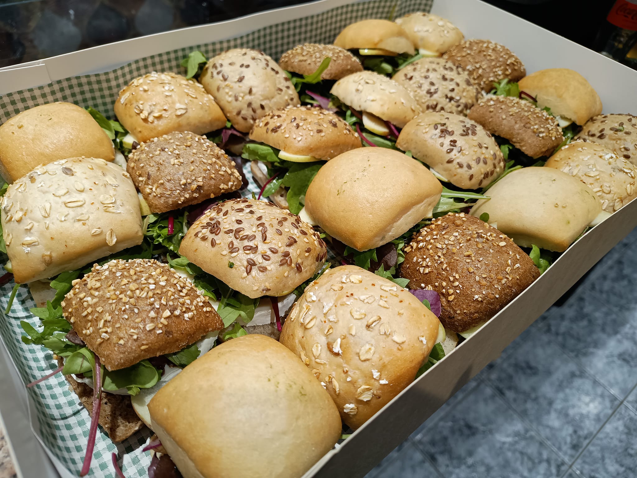 Plateau sandwichs (min 10 personnes) – Image 4